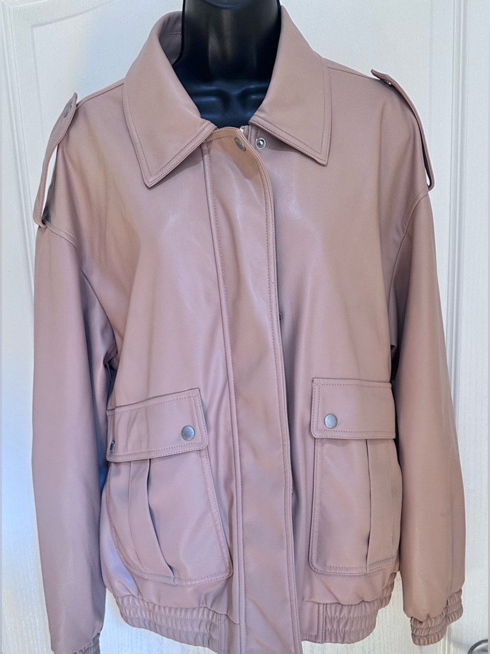 Levi’s Womens Tan faux Leather Bomber Jacket size L - Picture 2 of 3